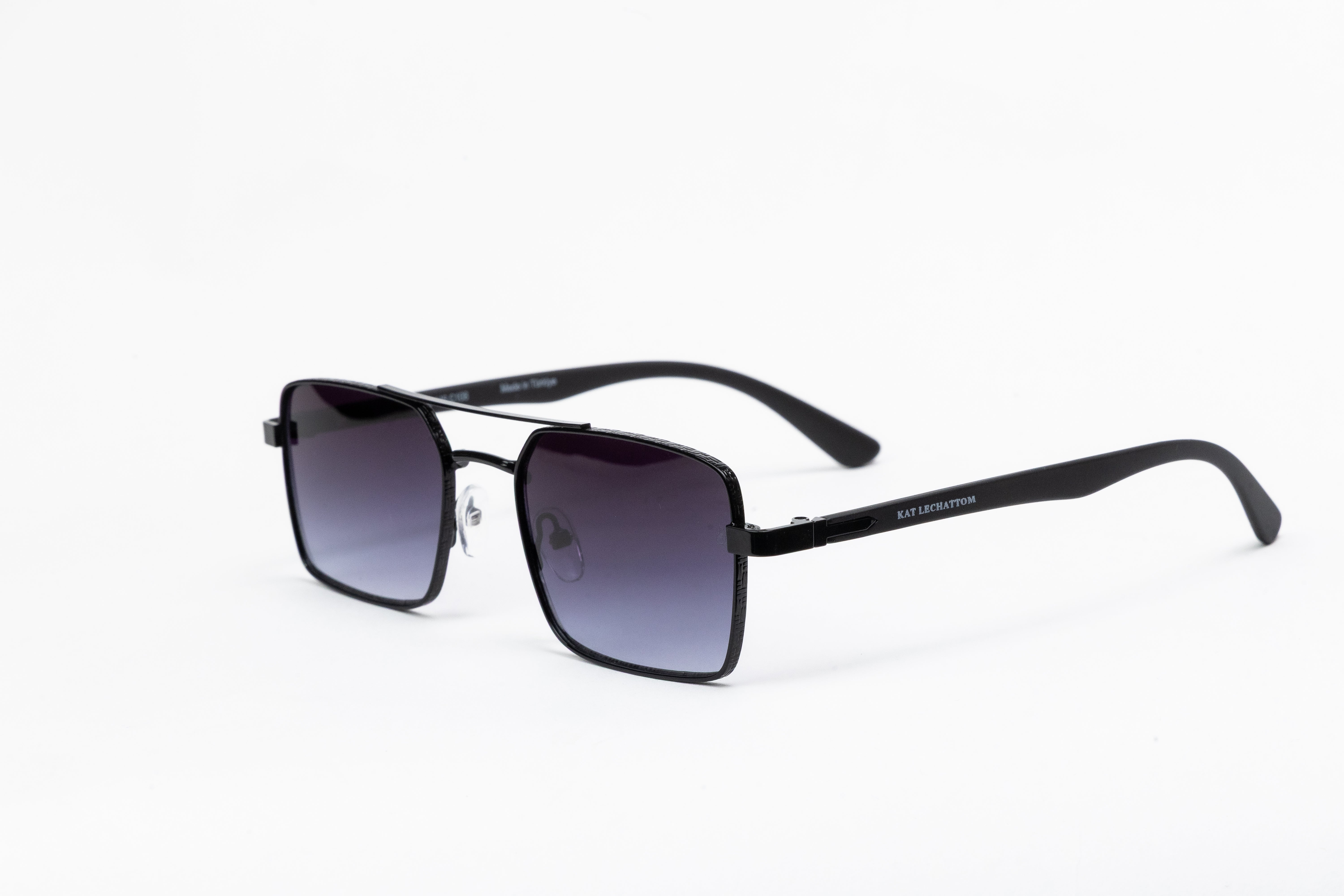 Thomas in Black & Navy