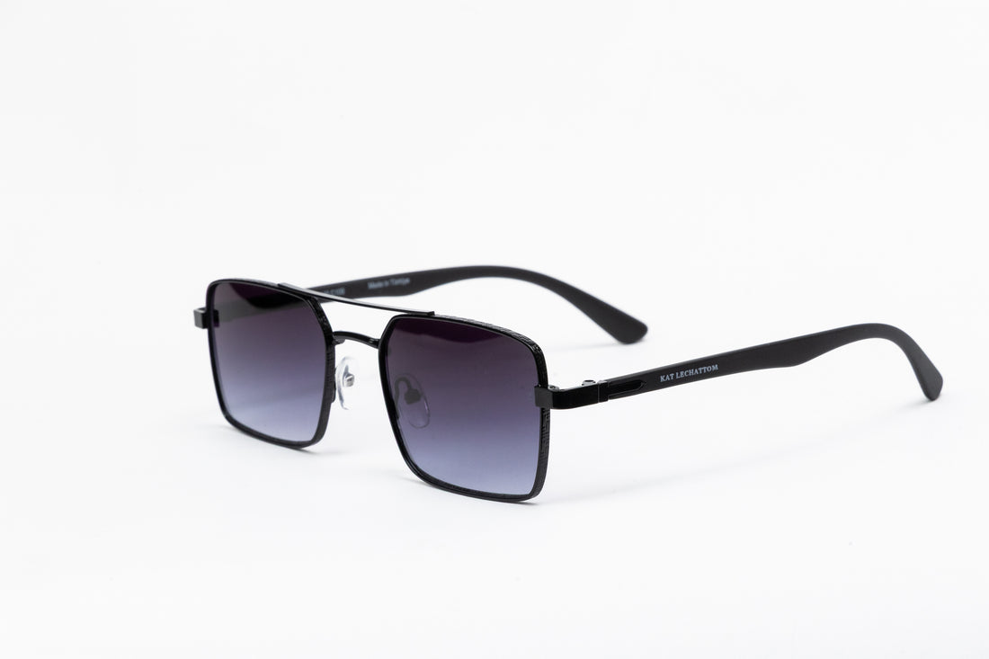 Thomas in Black & Navy