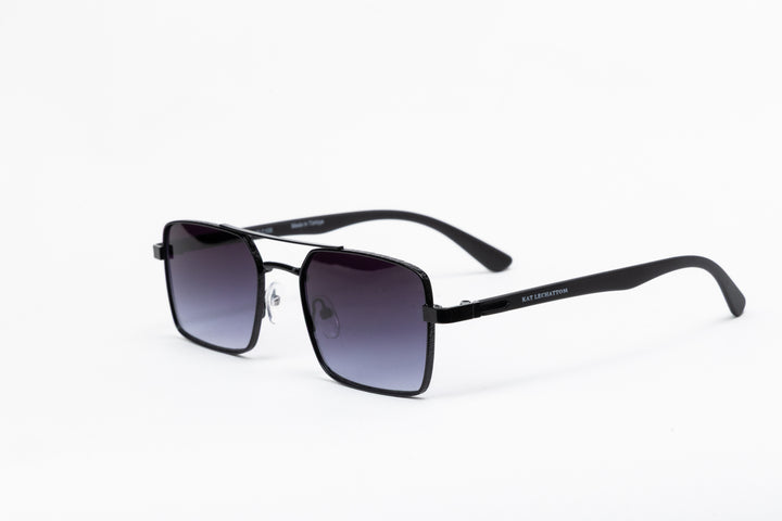 Thomas in Black & Navy