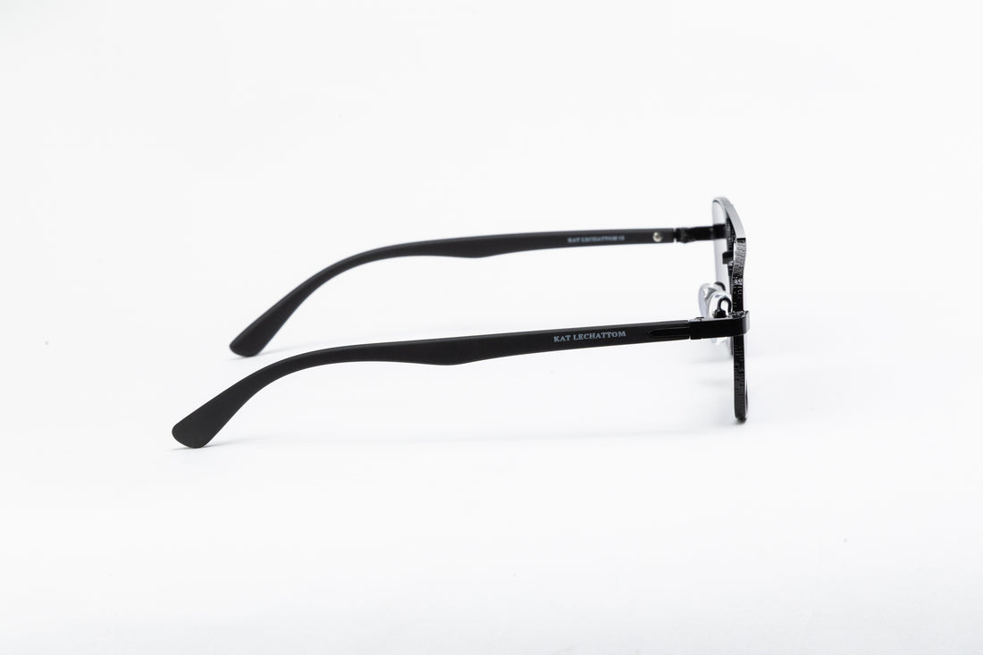 Thomas in Black & Navy