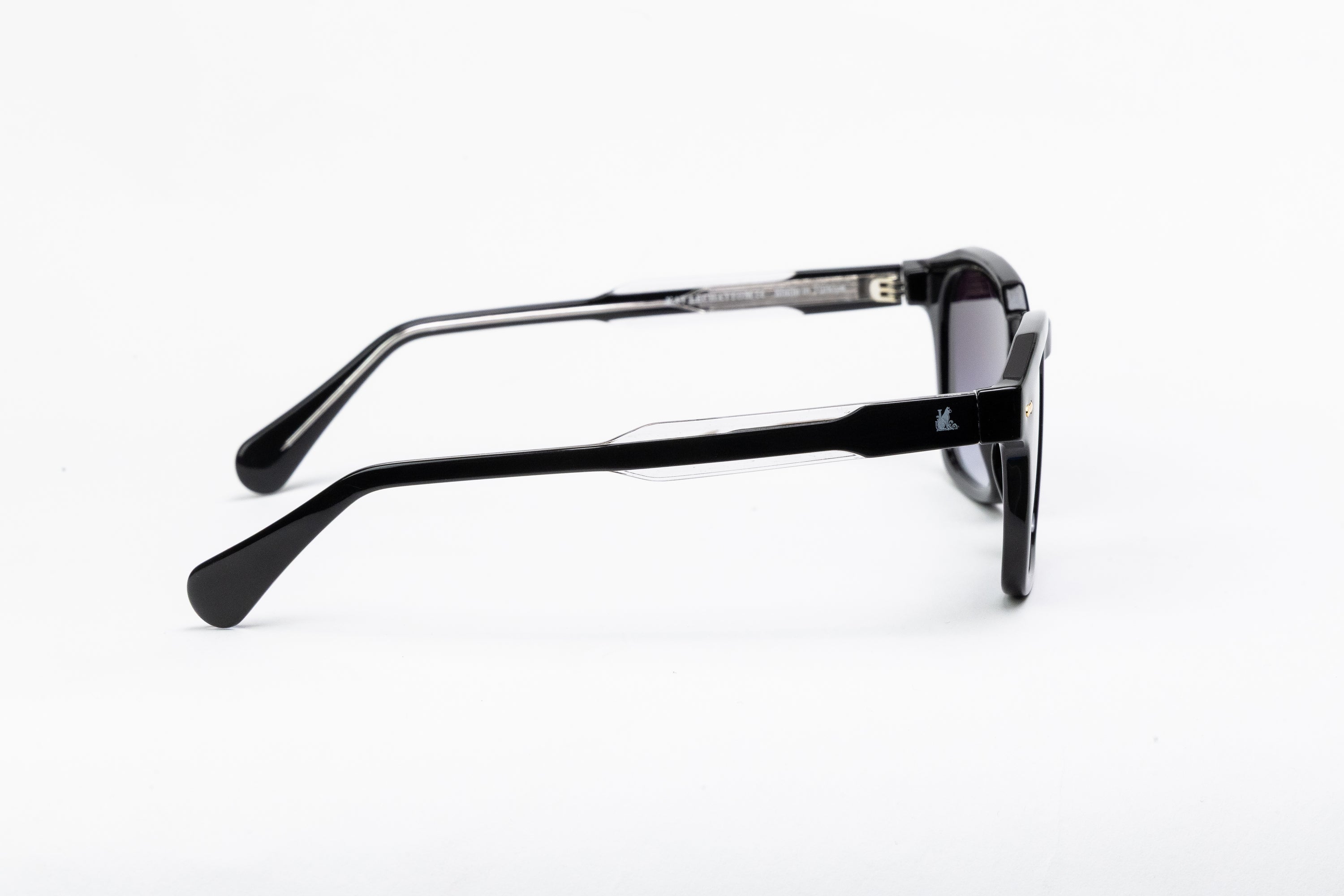 Whisker II in Black