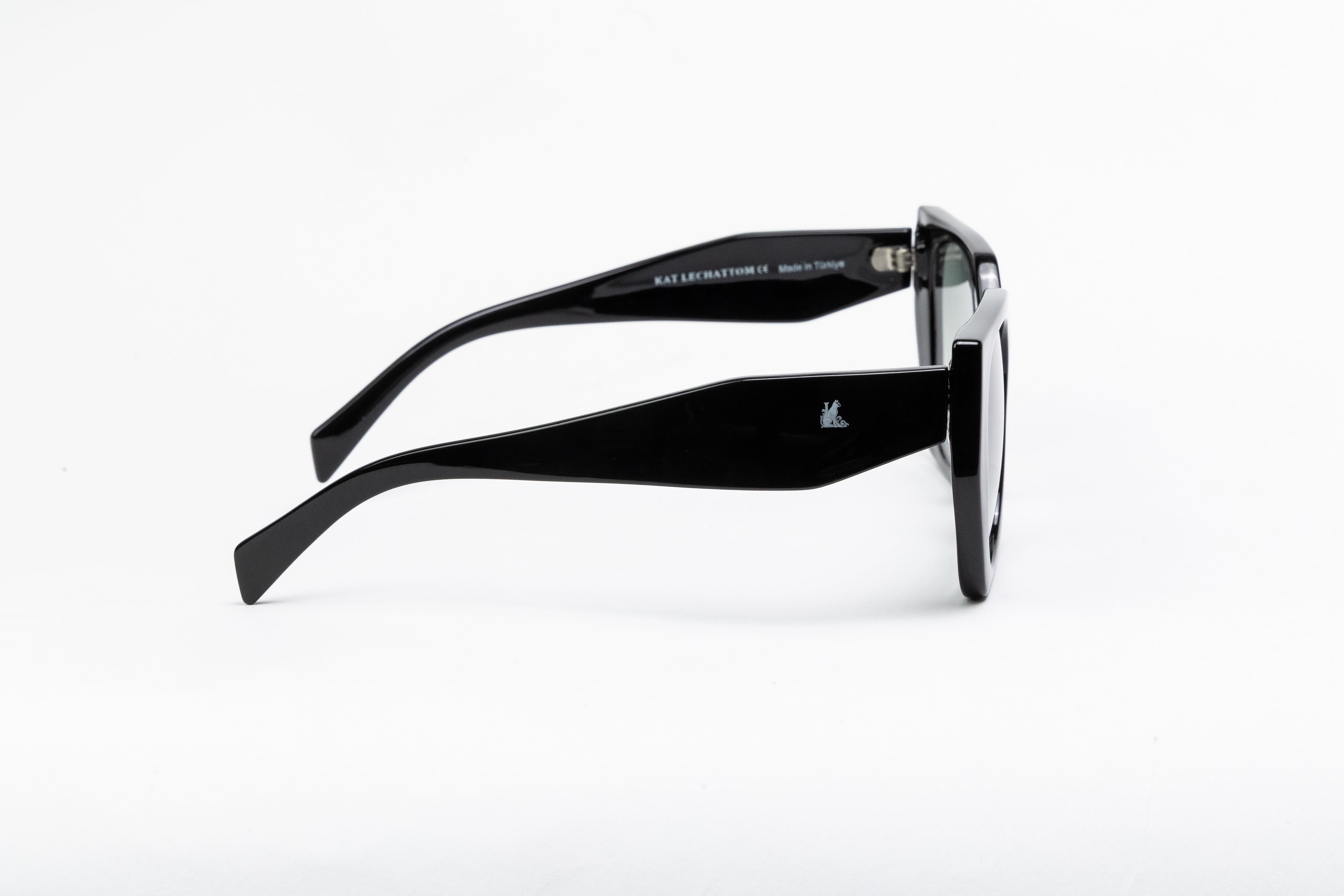 Quinn in Black on Green