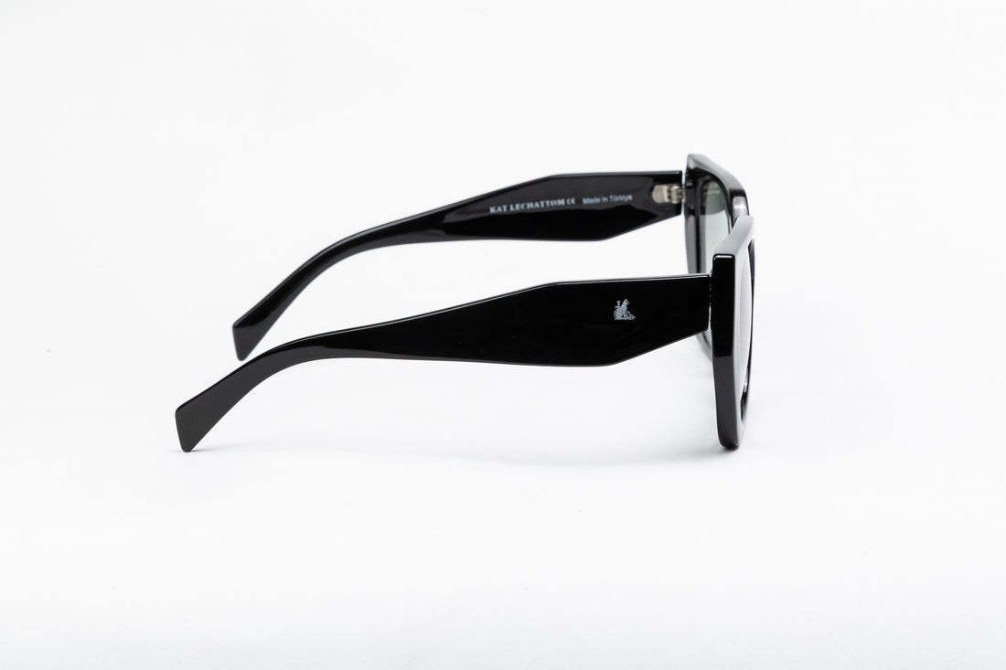 Quinn in Black on Green